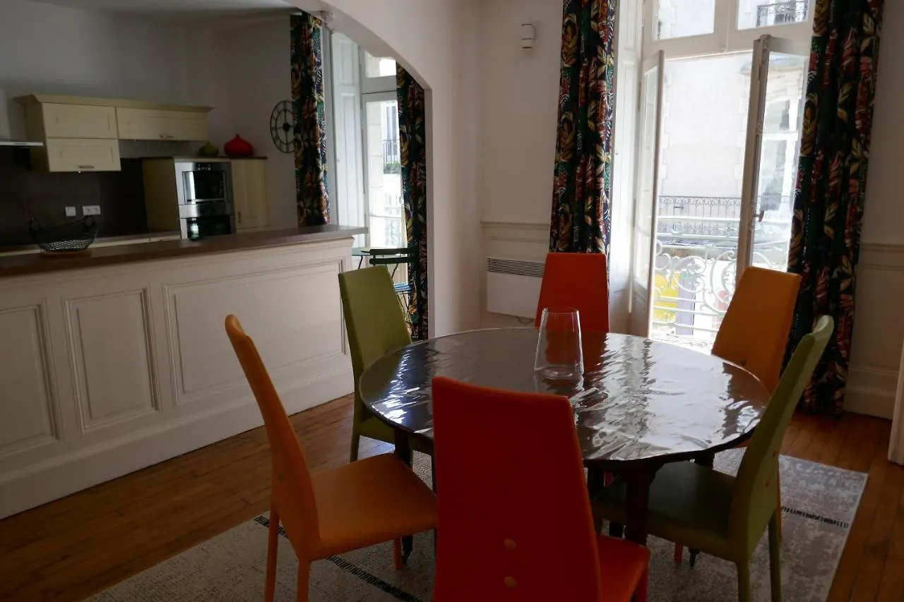 Apartment Coeur De Ville 4 Pers Vannes France